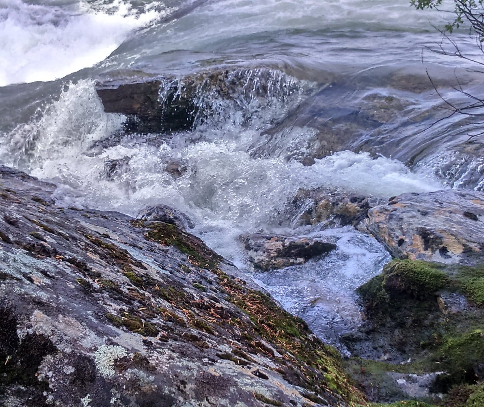 strömmande vatten Foto Karolina Helleberg